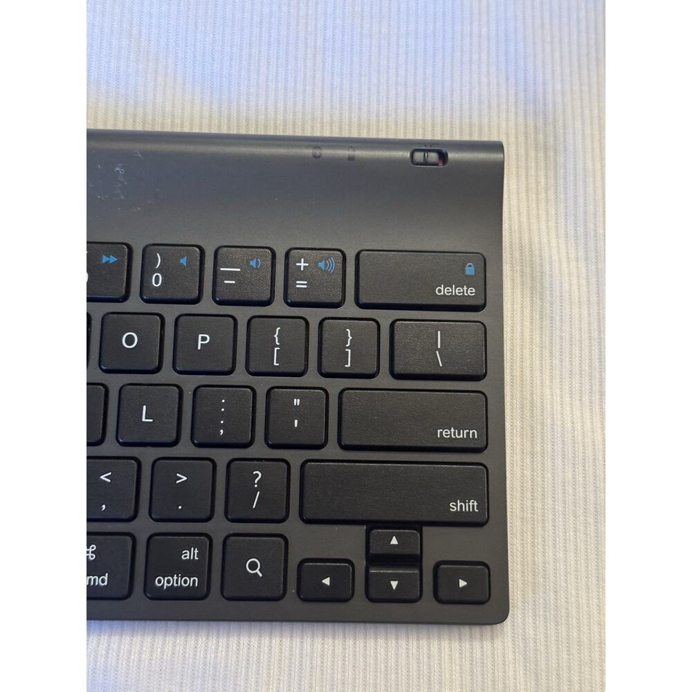 Logitech Wireless Keyboard (Tablet Keyboard For iPad) - Picture 5 of 13